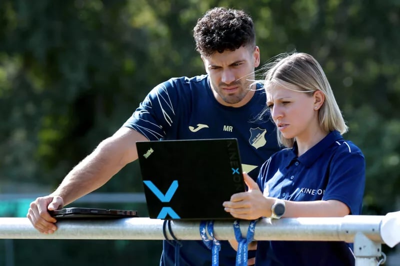 KINEXON_Sports_Scientist_Coach_Tablet.jpg